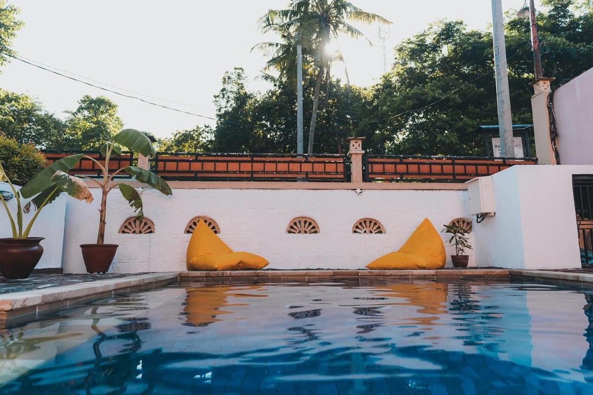 Mong Bungalows Kuta  Buitenkant foto