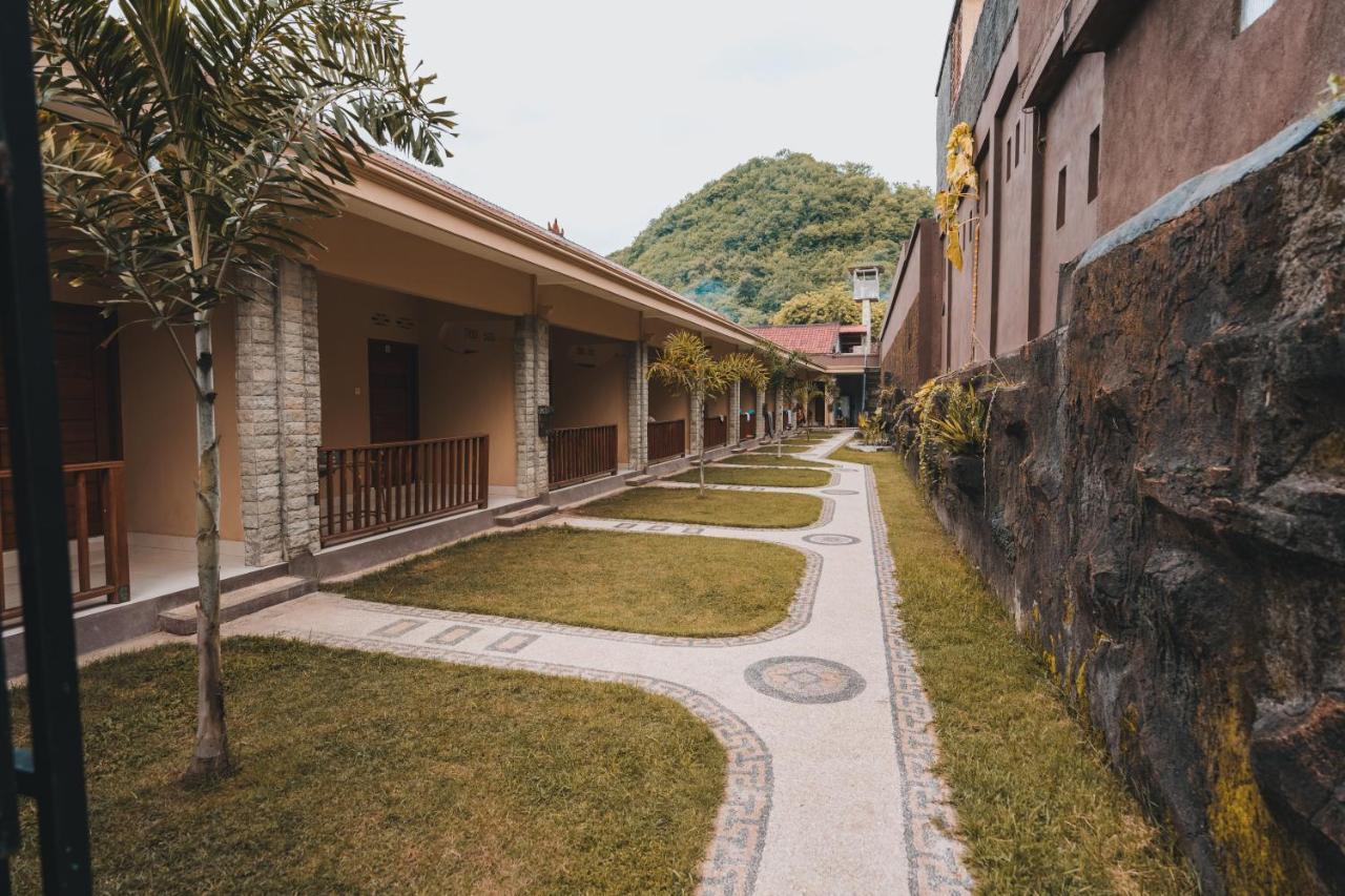 Mong Bungalows Kuta  Buitenkant foto